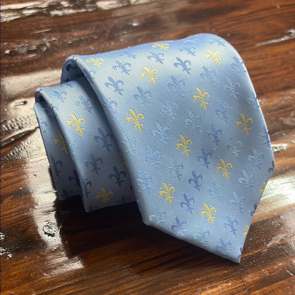 M.F. Firenze Neck‎ Tie Italian Fleur De Lis Woven Silk